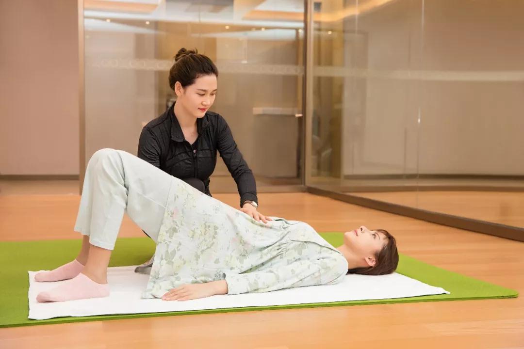 港股开盘 | 恒指低开0.45% 半导体板块表现不一，中芯国际(00981)跌超3%